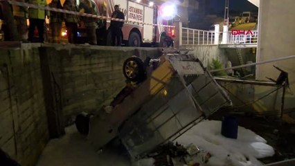 İstanbul-Sürücü Çocuğa Çarpmamak İçin Kamyonetle Bahçeye Uçtu