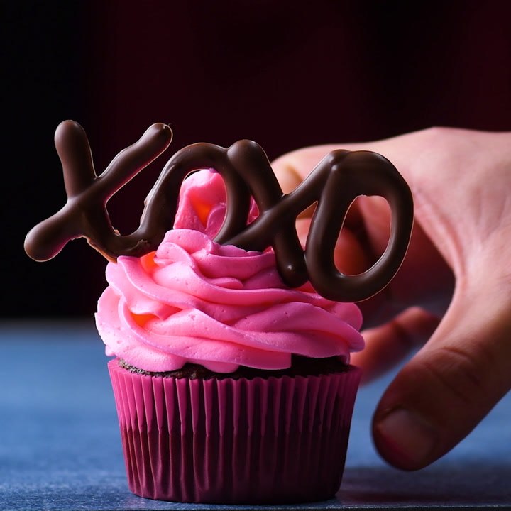 Hack Your Way To Romance With These Cute Valentine's Day Desserts
