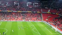 Siviglia - Lazio: i calciatori salutano i tifosi al termine della sfida