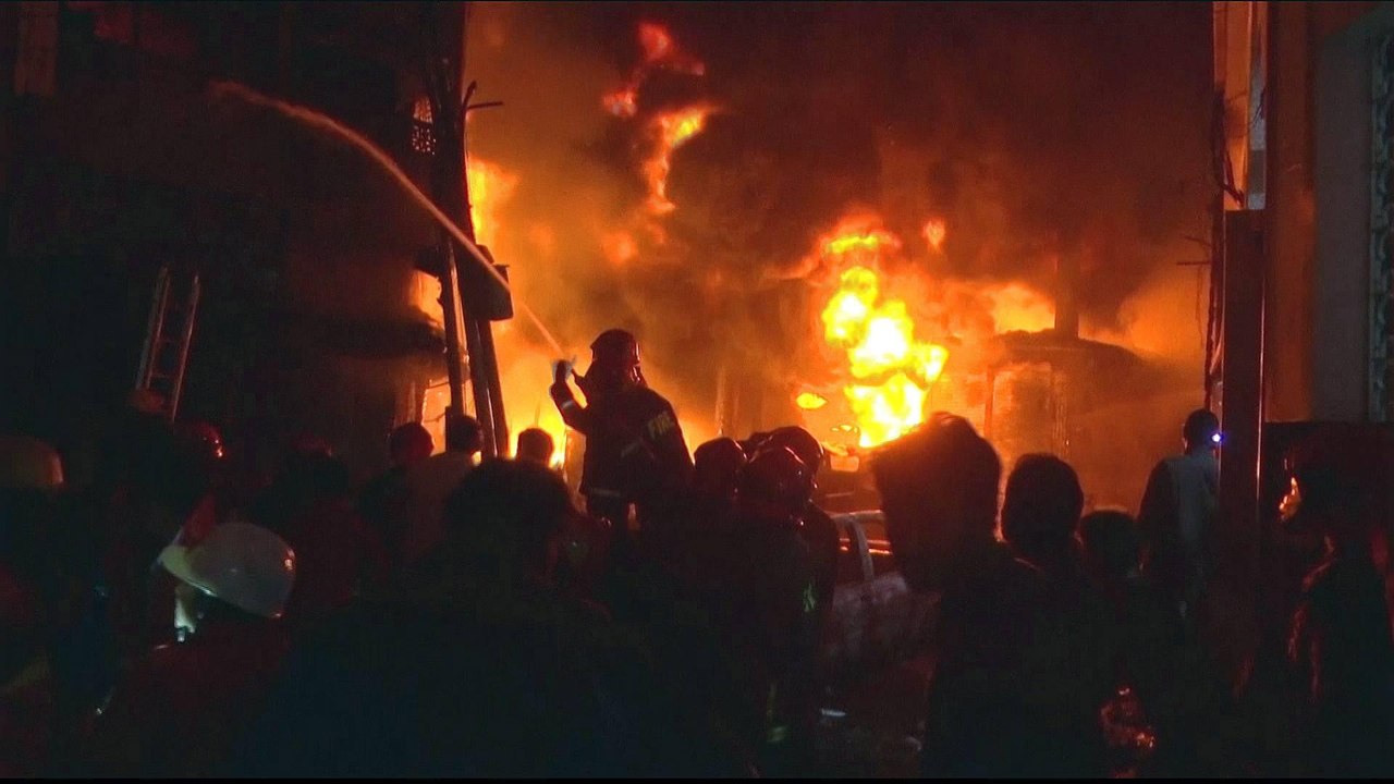 Huge fire kills scores in old part of Banglades...