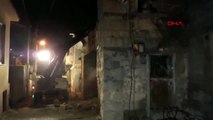 Çanakkale Ayvacık Sazlı Köyünde Depremde Zarar Gören Metruk Evler Yıkılıyor