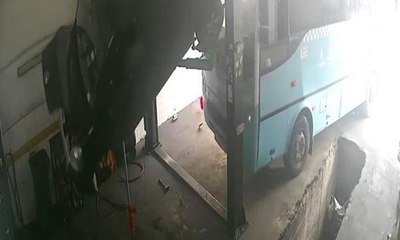 İstanbul'da halk otobüsü dehşeti kamerada