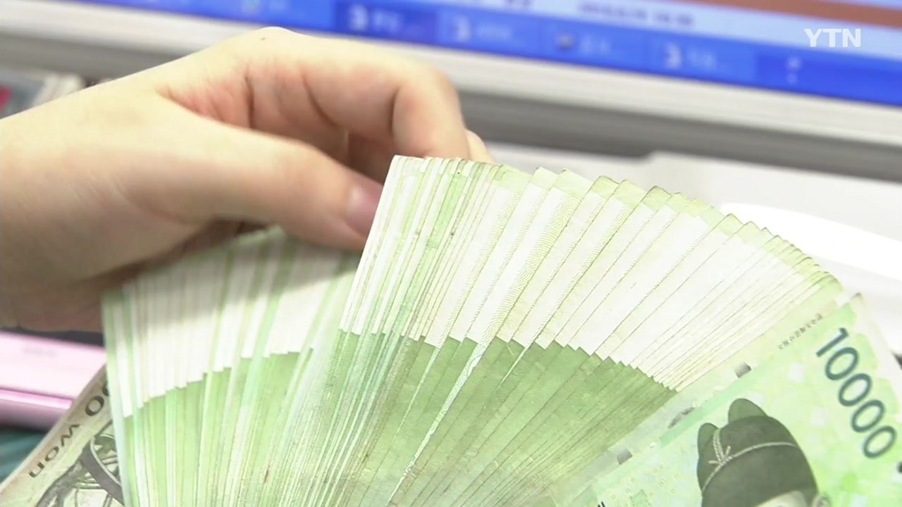 '소득 격차' 역대 최대...월 소득 '124만원 vs 932만원' / YTN