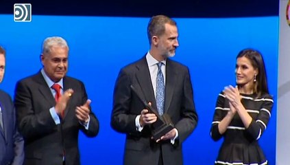 El beso entre los Reyes que sorprendió a todos