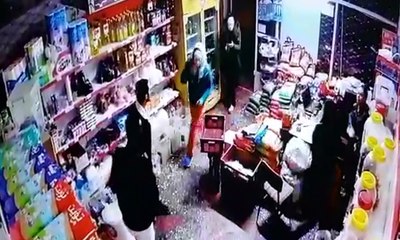 Komando bıçaklı dehşet kamerada