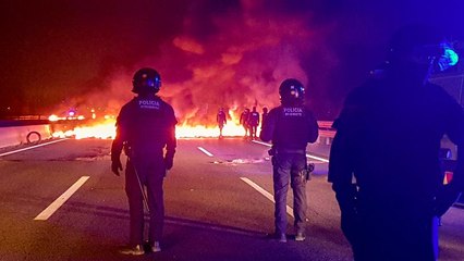 Catalogna: riesplode la tensione mentre è in corso il processo ai 12 indipendentisti