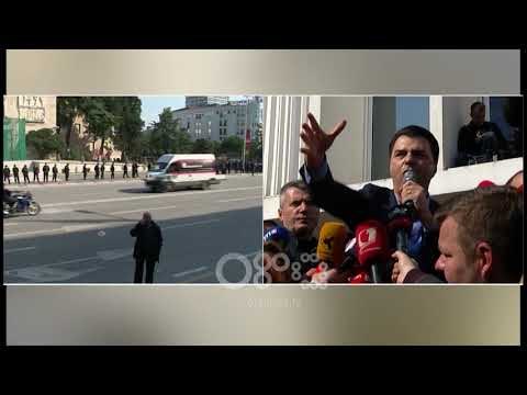 Ora News - Opozita dorëzon mandatet, Basha: Kyçëm parlamentin e krimit