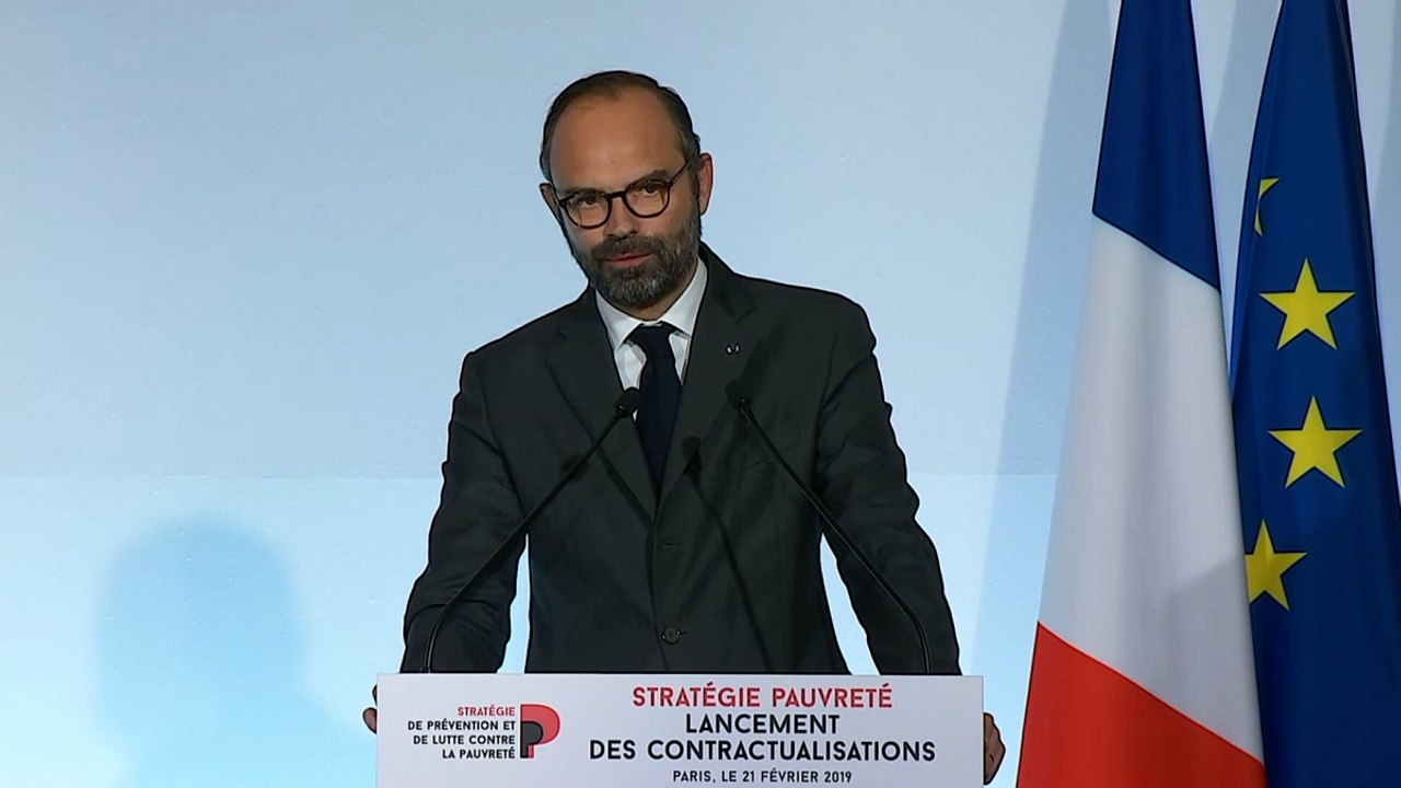 Contre la pauvreté : l'État et les départements...