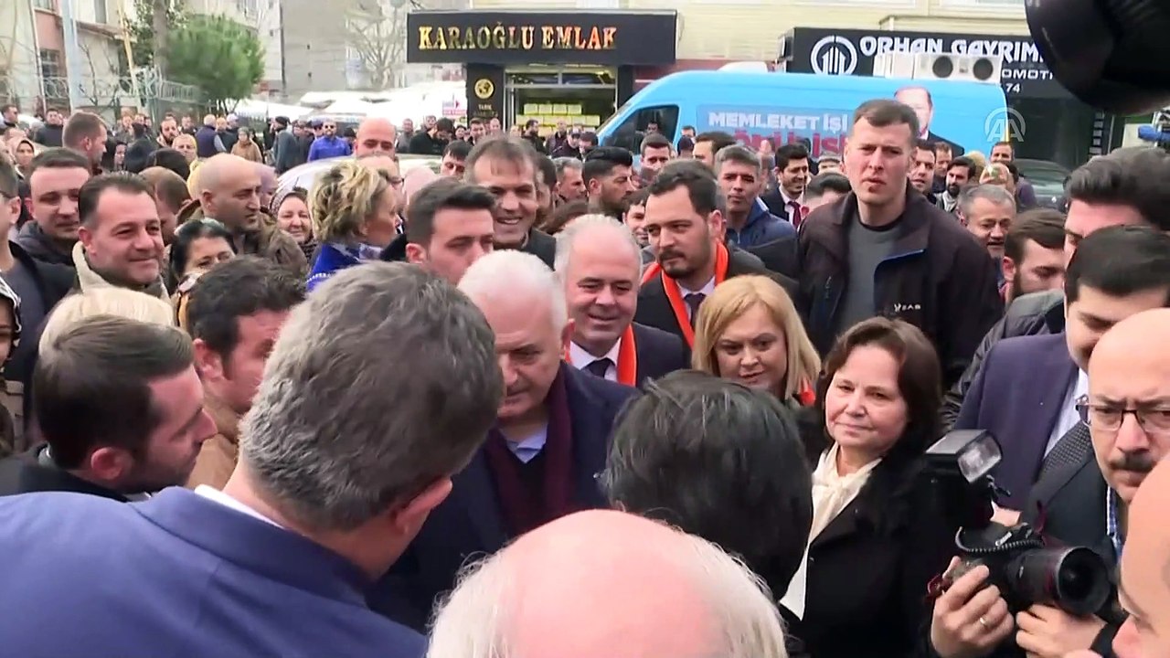 Binali Yıldırım partisinin Çatalca ilçe başkanlığını ziyaret etti - İSTANBUL