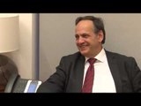 Ora News - Fleckenstein: Protesta po, por jo dhunë. Mos prisni gjithmonë arbitër nga Brukseli