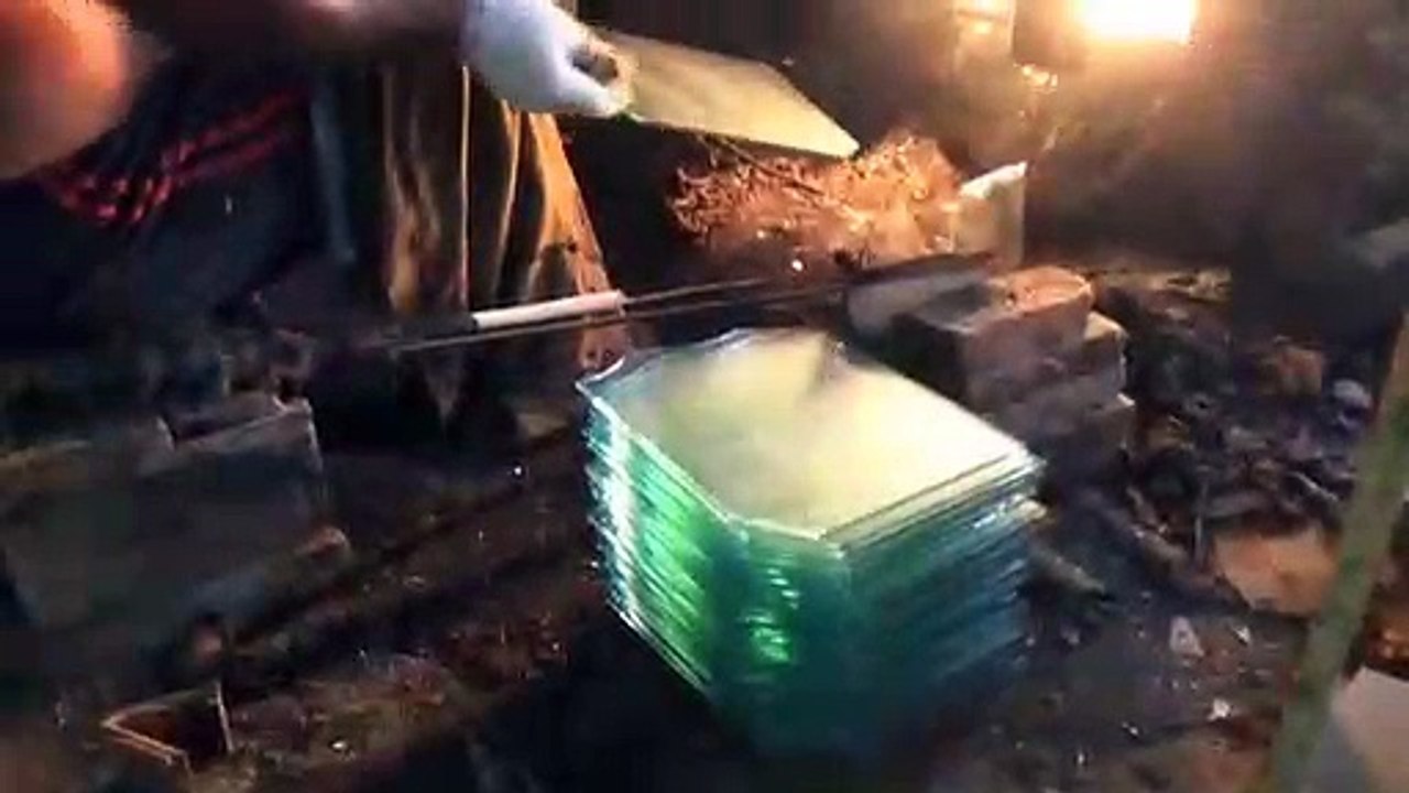 PROSES PEMBUATAN GENTENG KACA