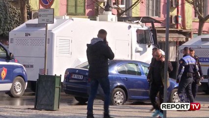 Descargar video: Report Tv-Masat e policisë gjatë protestës para Kuvendit të opozitës