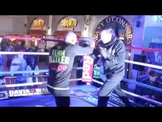 EXPLOSIVE! PAUL BUTLER WORKS ON THE PADS WITH TRAINER JOE GALLAGHER @ MANCHESTER PUBLIC WORKOUTS