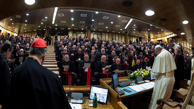 Abusi nella Chiesa: il clero cattolico fa mea culpa al sinodo di Roma