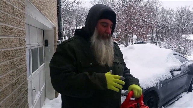 Meilleure technique pour déneiger sa voiture... En 10 secondes !
