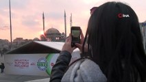 Taksim’de batan güneş Türk Bayrağı ile buluştu