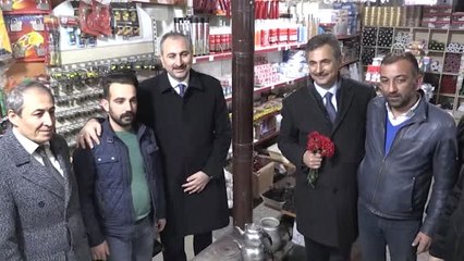 Adalet Bakanı Gül, Mamak'ta Esnaf Ziyaretlerinde Bulundu