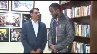 Peshawar Zalmi Captain Daren Sammy visited APS to pay his tribute to the martyrs