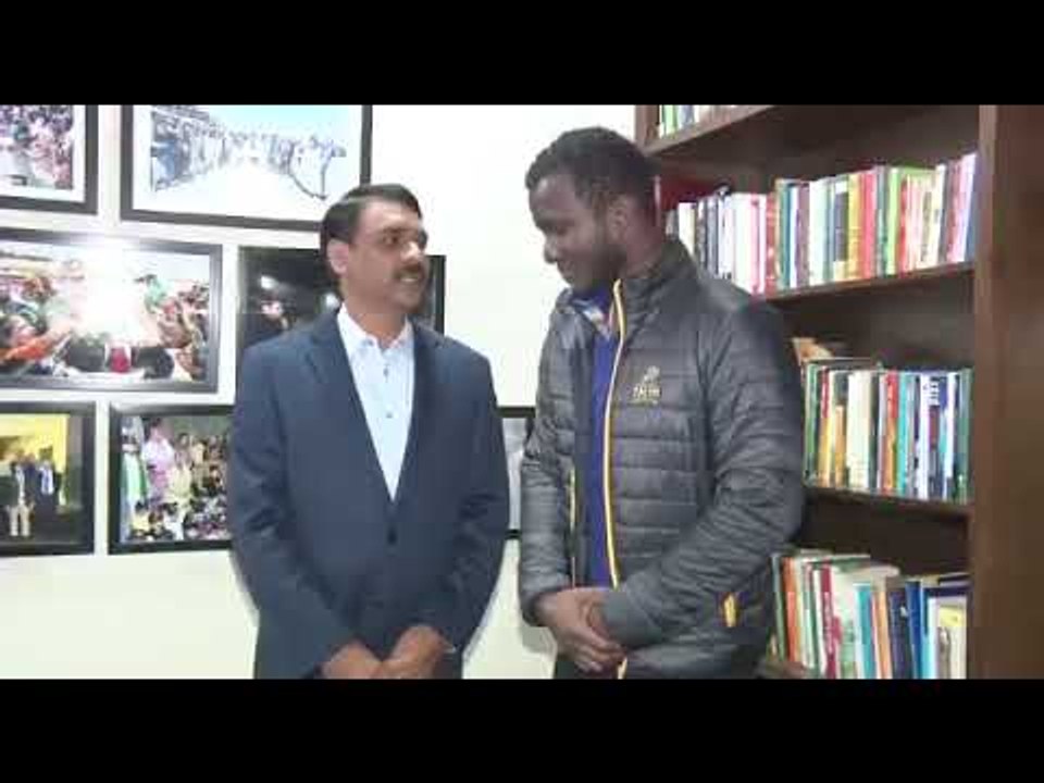 Peshawar Zalmi Captain Daren Sammy visited APS to pay his tribute to the martyrs