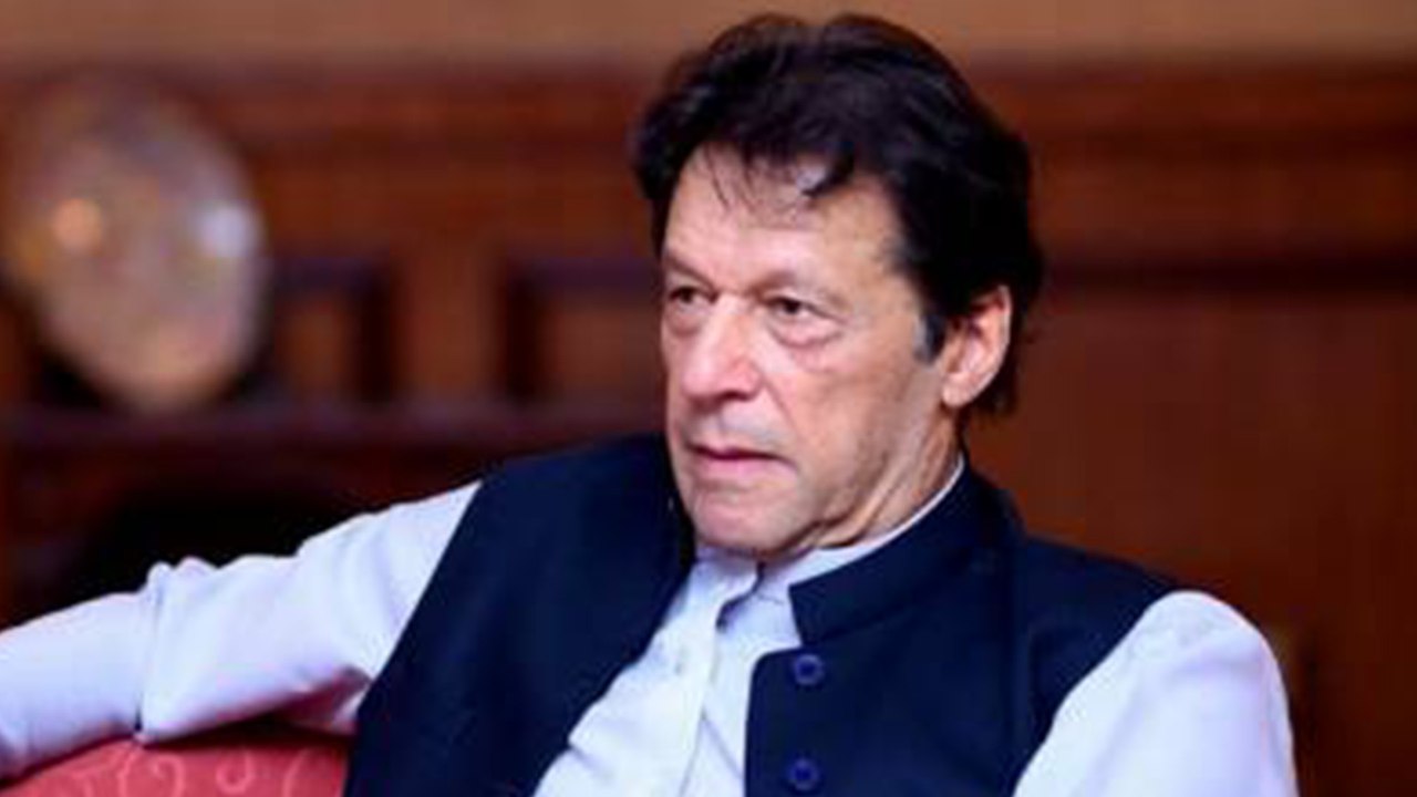 3 ಮದ್ವೆ ಆಗಿರೋ ನೀನು ಚರ್ಚೆ ಬಗ್ಗೆ ಮಾತಾಡ್ತೀಯಾ?