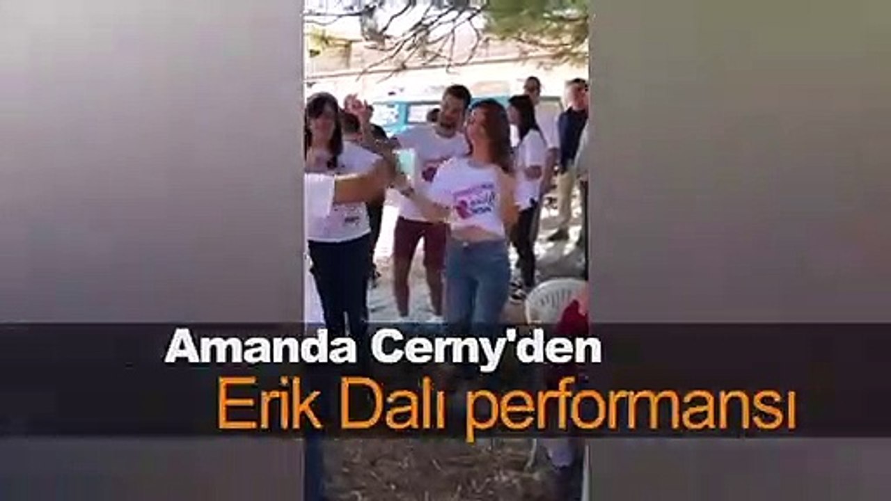 Amanda Cerny'den Erik Dalı performansı