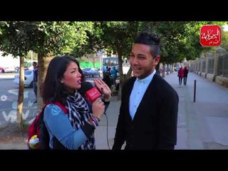 الحكاية | مذيعة تتحرش بالشباب في الشارع وتعاكسهم بغلاسة !!!" مغامرة صحفية " !!