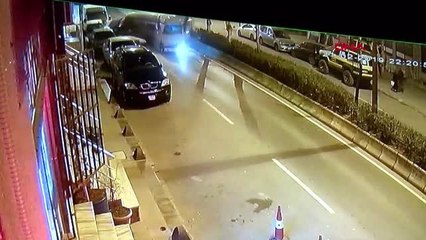 Bayrampaşa'da Caddeyi Savaş Alanına Çeviren Kaza Kamerada