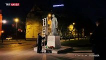Polonyalı eylemciler çocuk istismarını protesto için rahip heykelini yıktı