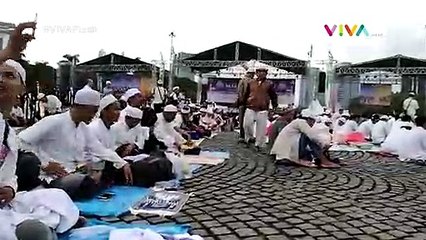 Suasana Jelang Salat Maghrib Berjamaah Peserta Munajat 212
