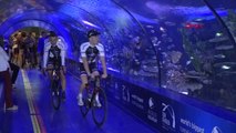 Spor Bisikletçiler Dünyanın En Büyük Akvaryum Tünelinde Pedal Çevirdi
