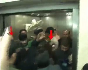 مریم نواز کے مرد سیکورٹی اہلکاروں نے خواتین کو دھکے دے کر لفٹ سے نکال دیا