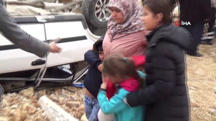 - 7 kişilik aile takla atan araçtan sağ kurtuldu