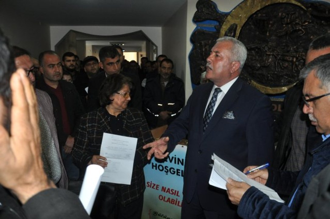 MHP'den İstifa