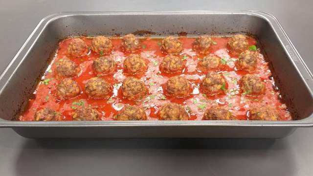 Rreze Dielli 22 Shkurt 2019 - Të Gatuajmë me Znj. Vjollca P1 Pashaqofte me salcë domate në furrë