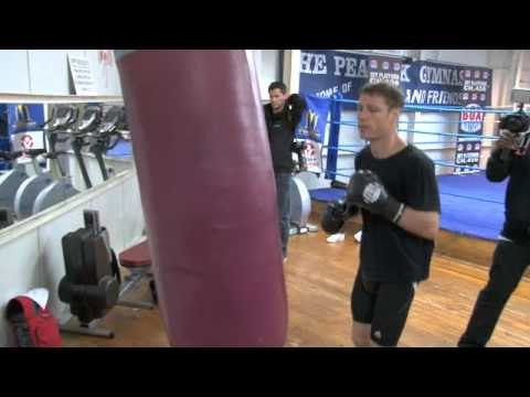 MICHAEL KATSIDIS MEDIA WORKOUT FOOTAGE (@ PEACOCK GYM) FOR iFILM LONDON / BURNS v KATSIDIS