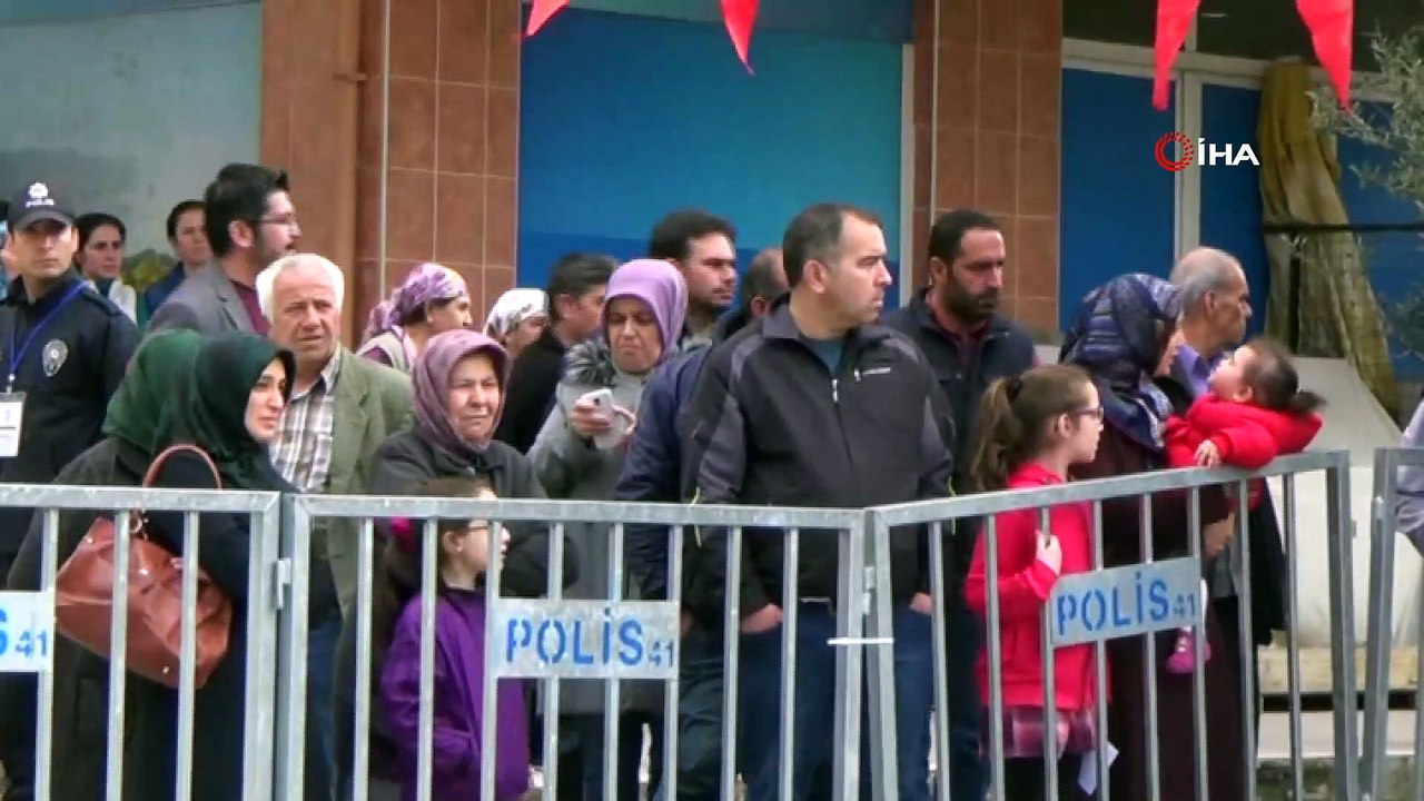 Cumhurbaşkanı Recep Tayyip Erdoğan, Muğla mitingi öncesi Cuma namazını Menteşe Orhaniye Camii’nde kıldı.