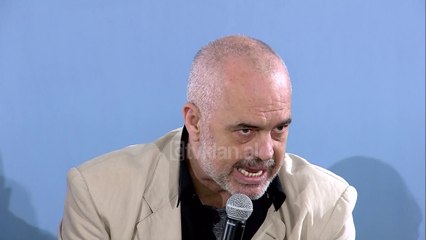 Rama u kerkon studenteve të kembengulnin per Vetting-un e pedagogeve