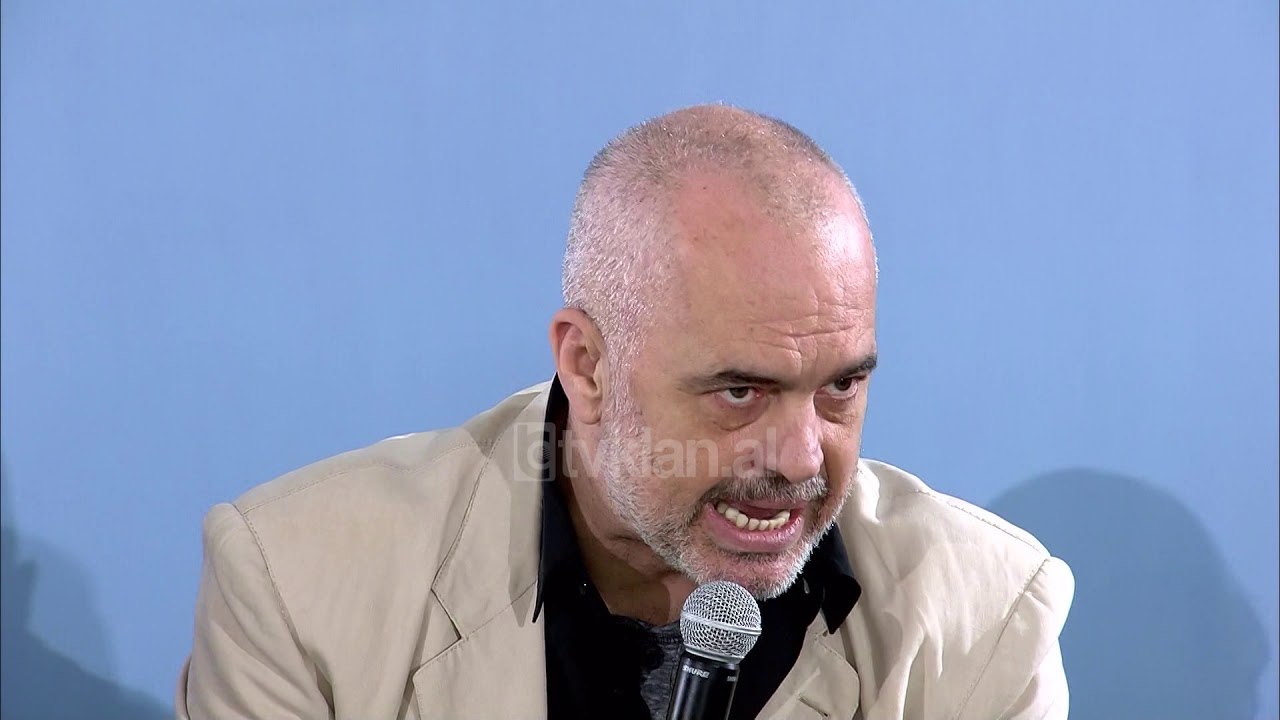 Rama u kerkon studenteve të kembengulnin per Vetting-un e pedagogeve