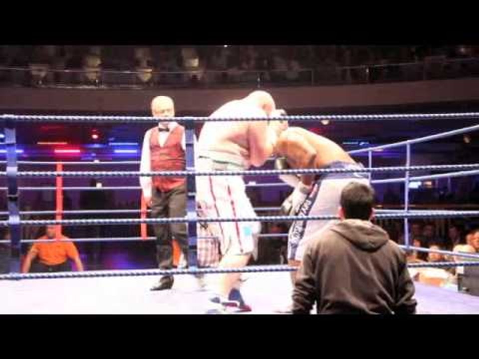 DANNY WILLIAMS v DOMINIC NEGUS - FULL FIGHT - @ THE TROXY / CLASH OF THE TITANS