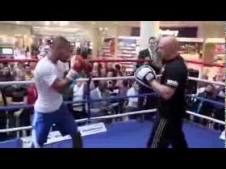 KELL BROOK (AND DOMINIC INGLE) PAD SESSION @ MEADOWHALL - SHEFFIEILD / BROOK v SENCHENKO