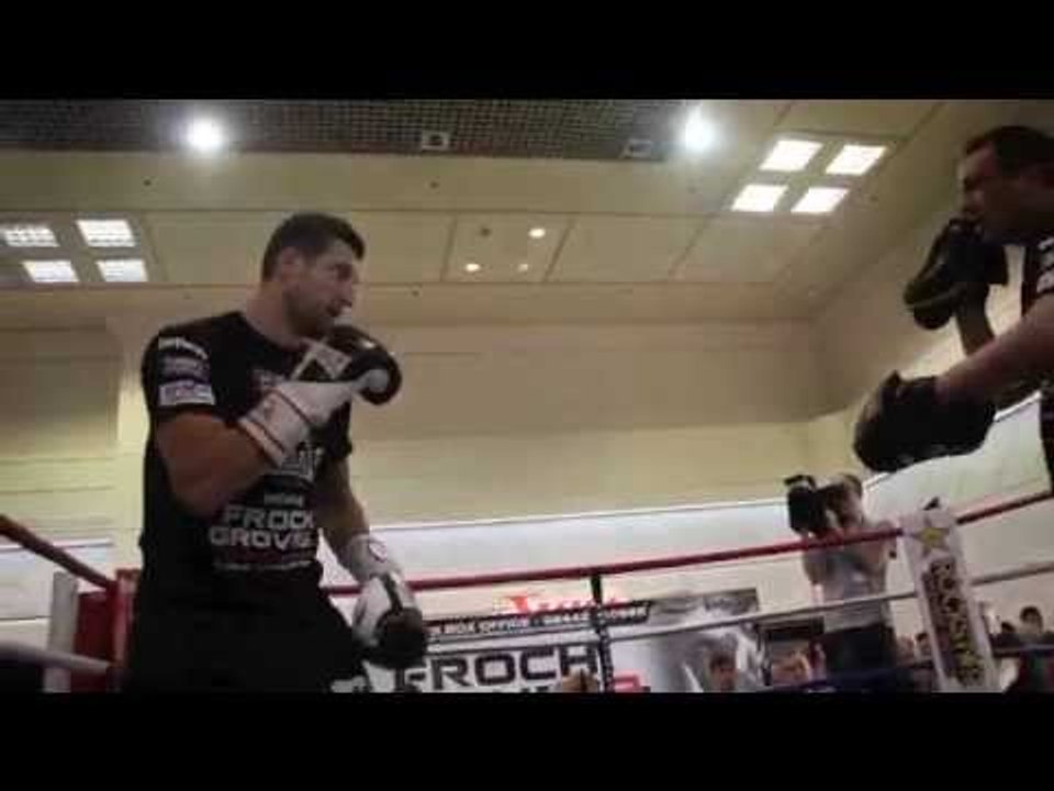 CARL FROCH & ROB McCRACKEN WORK THE PADS @ BROADMARSH (NOTTINGHAM) - FROCH v GROVES 2