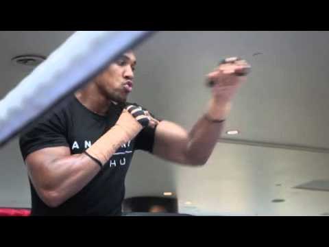 HEAVYWEIGHT SENSATION ANTHONY JOSHUA MBE SHADOW BOXING @ WESTFIELD / FROCH v GROVES 2