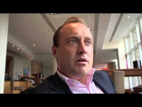 FRANCIS WARREN TALKS SAUNDERS / EUBANK JR, HALL v BUTLER & WORKING WITH OTHER PROMOTERS / iFL TV