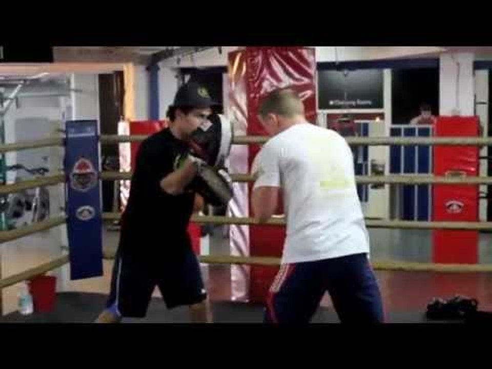 BRADLEY SAUNDERS PAD WORKOUT WITH SEAMUS MACKLIN @ MGM MARBELLA