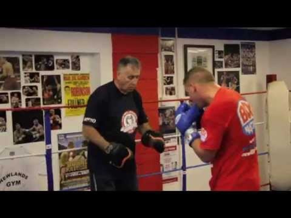 EXCLUSIVE FOOTAGE - BILLY JOE SAUNDERS & JIMMY TIBBS PAD SESSION @ NEWLANDS GYM (ESSEX)