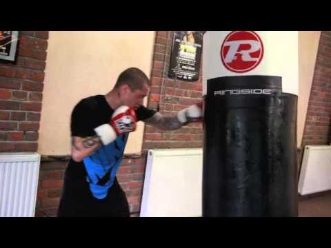 FORMER WORLD CHAMPION RICKY BURNS HEAVYBAG SESSION @ MATCHROOM ELITE BOXING GYM (TRAINING FOOTAGE)
