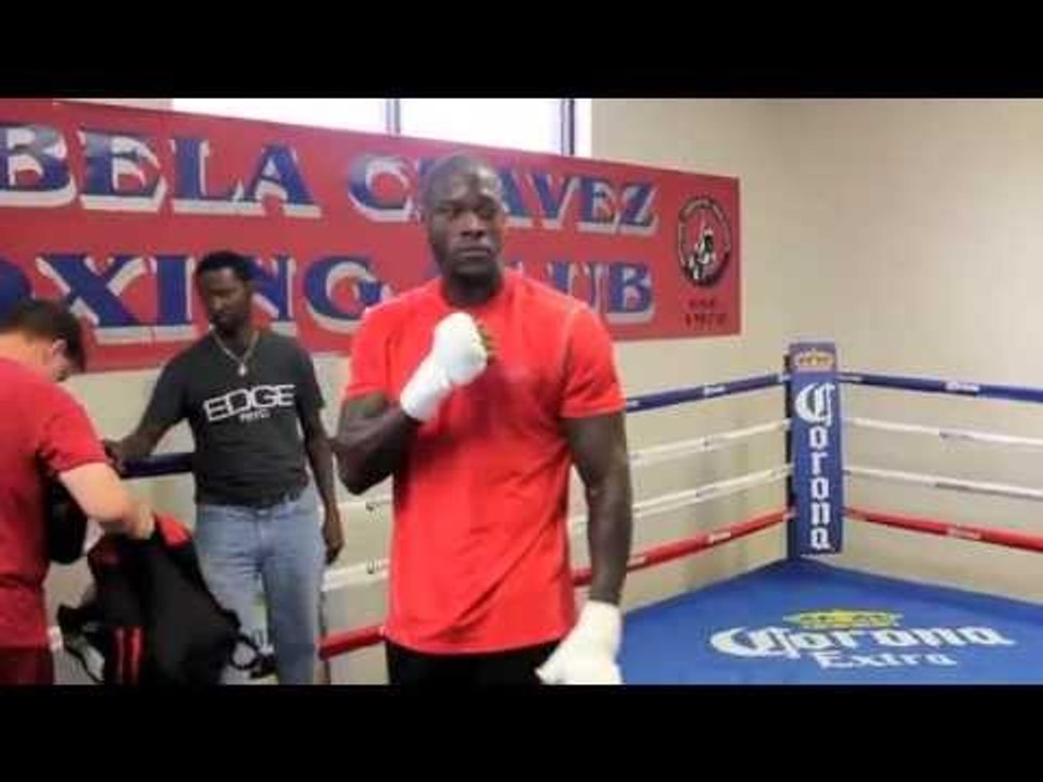 HEAVYWEIGHT KO KING DEONTAY WILDER MAKES TIME FOR THE MEDIA & FANS