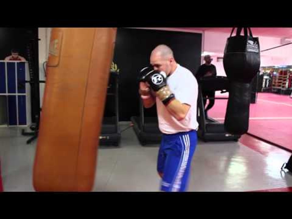 HEAVYBAG WORKOUT WITH UNDEFEATED CRUISERWEIGHT STEPHEN SIMMONDS