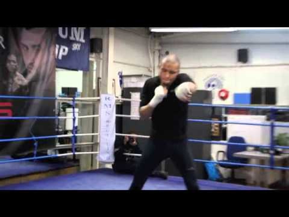 CHRIS EUBANK JNR MOVING ABOUT IN THE RING & DOING A BIT OF SHADOW BOXING / EUBANK JR v CHUDINOV