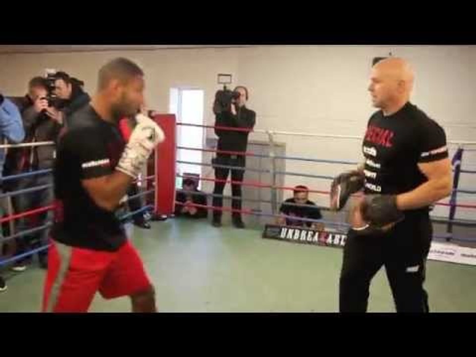 KELL BROOK & DOMINIC INGLE 'WINCOBANK STYLE' PAD WORKOUT- @ INGLE GYM / IFL TV